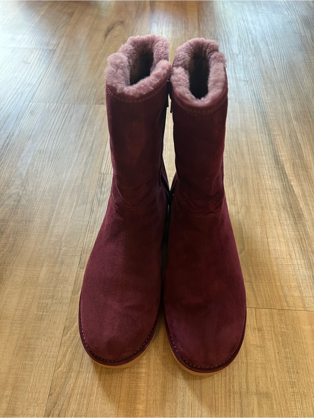 Plush-Lined Women's Suede Mid-Calf Boots - Burgundy (EUC)